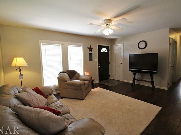 3rd image of 1242 Dogwood Ln