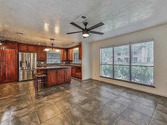 5th image of 15207 Highsprings Dr