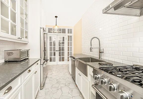 2nd image of 200 Pinehurst Ave APT 4J