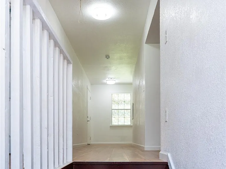 3245 W Highway 6 — Photo 16