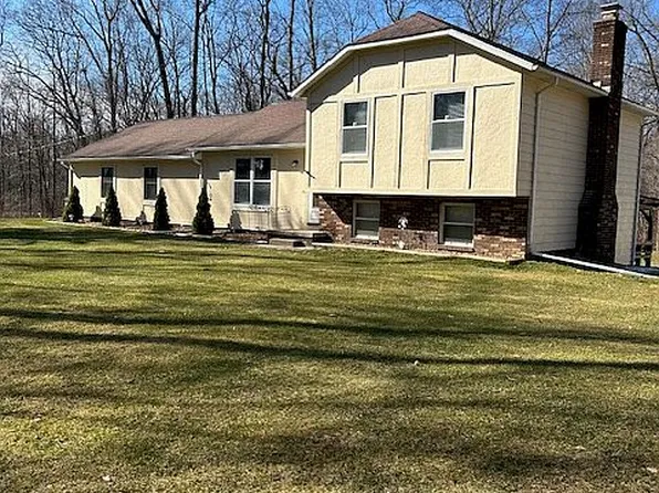 6720 Cuff Rd, Jackson, MI 49201