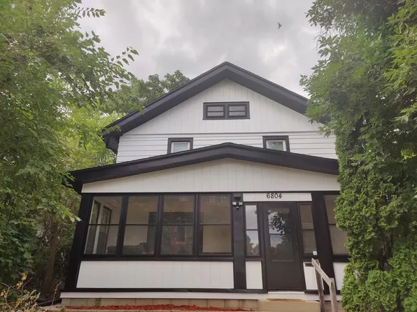 6804 Maple Ter, Wauwatosa, WI 53213