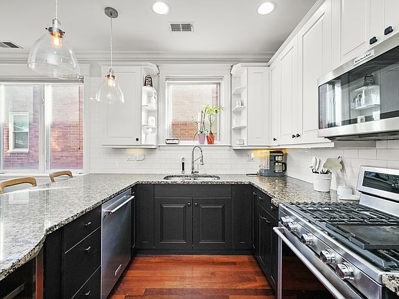 4th image of 3806 N Ashland Ave #2S