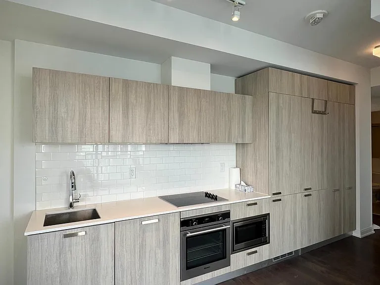 50 Charles St E #2803 — Photo 4