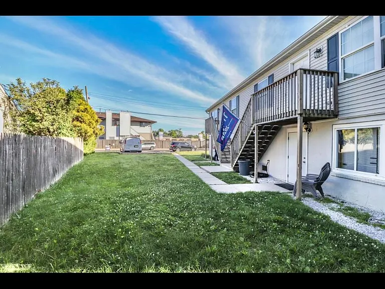 3145 Powhatan Ave — Photo 2