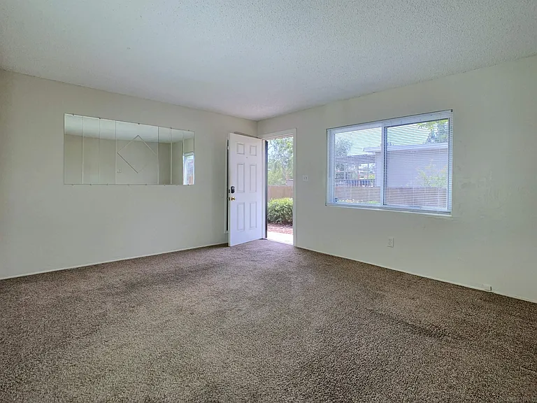 6190 Dixie Dr — Photo 8