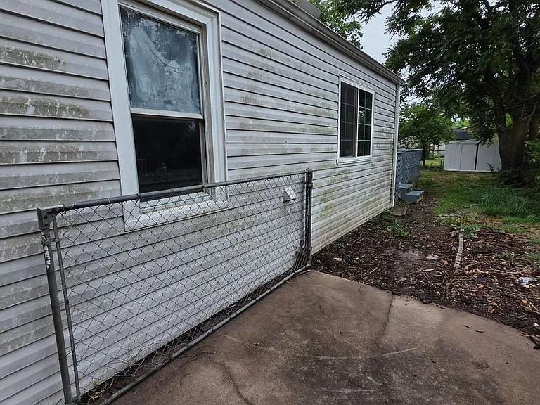2119 S Glenn St — Photo 25