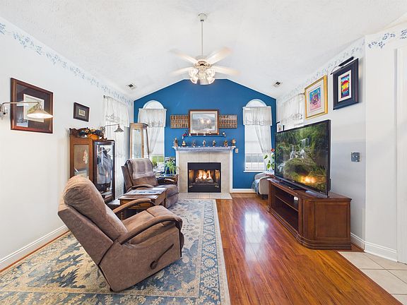 2nd image of 133 E Patriot Way #17-2