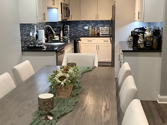 5th image of 5721 W 103rd St APT 102