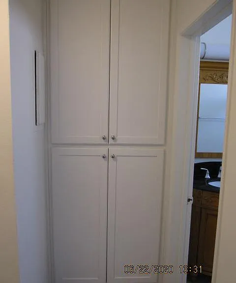 5760 Whitsett Ave #H — Photo 15