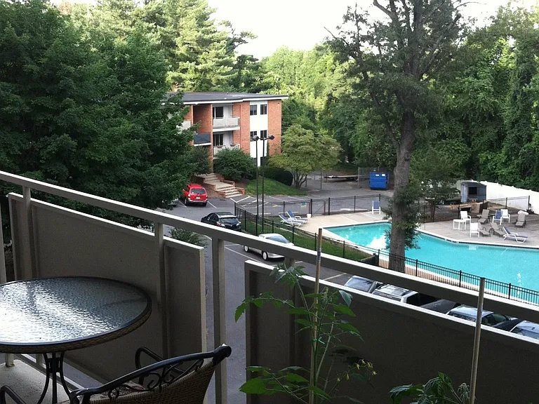 1800 Jpa #410 — Photo 2