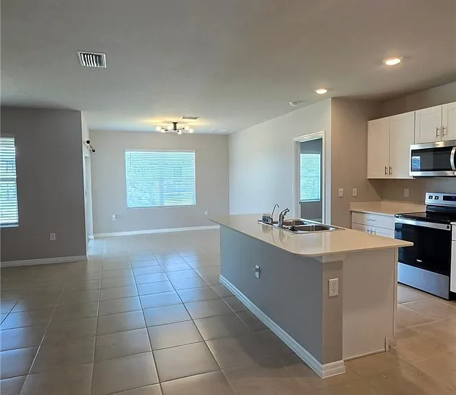 1437 NW 31st Pl — Photo 6