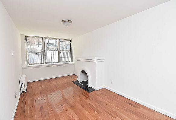 1st image of 8 Jones St APT 1D