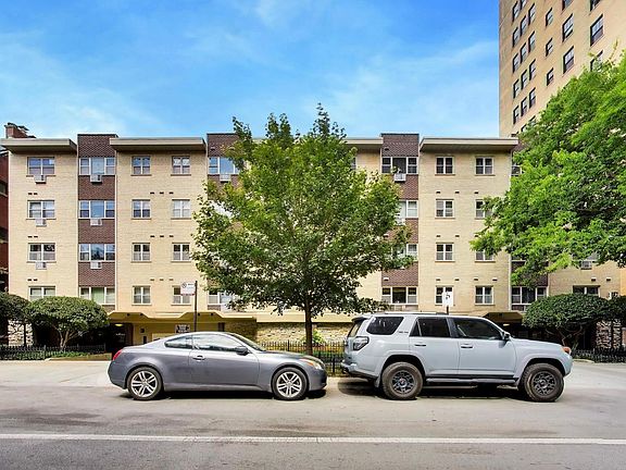 5th image of 420 W Aldine Ave APT 228