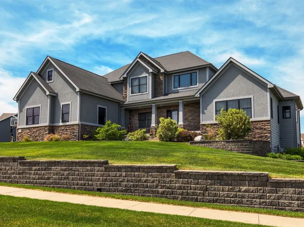 1905 Normandy Dr, Carlisle, IA 50047