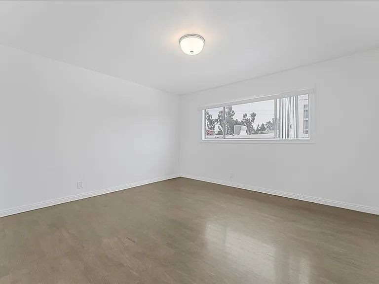 11661 Erwin St #8 — Photo 9