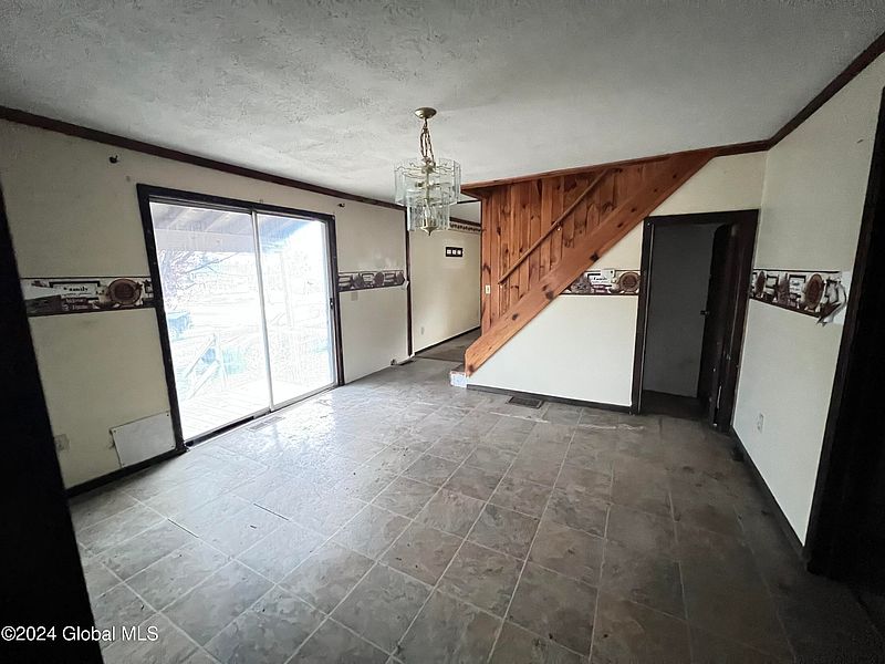 4th image of 3186 Plank Road