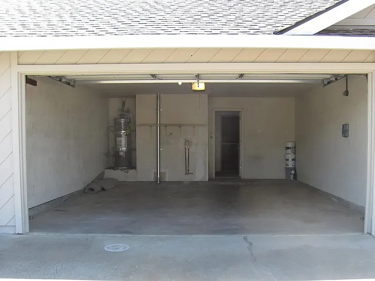 907 Princeton Pl — Photo 11