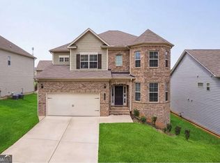 524 Lance View Ln, Lawrenceville, GA 30045