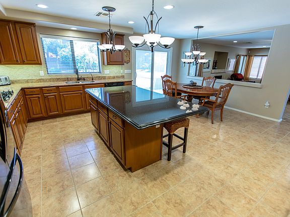 5th image of 1291 E Horseshoe Dr