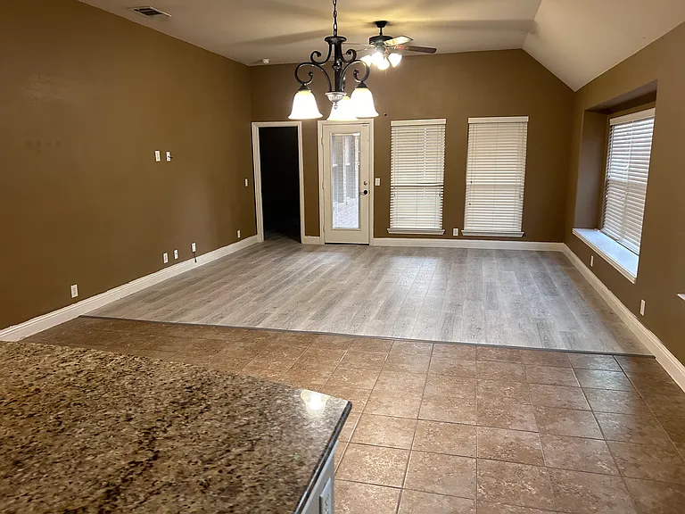 4307 Oak Bluff Rd — Photo 6