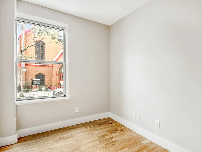 433 Dean St #2 — Photo 7