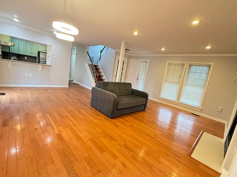 10933 Adare Dr — Photo 5