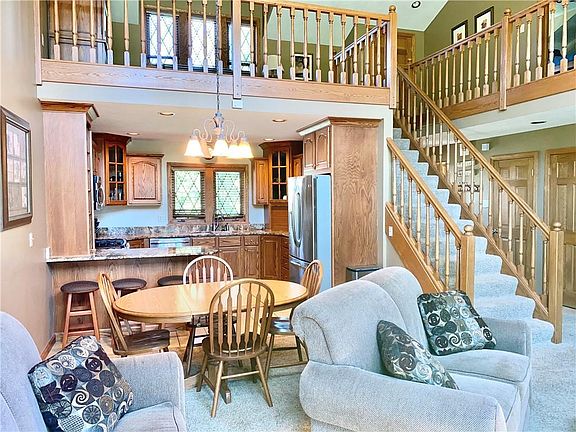 5th image of 8269 Canterbury Dr