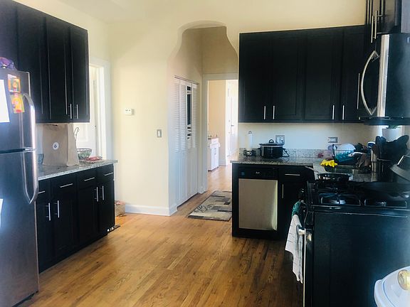 4th image of 1801 W Erie St #18012