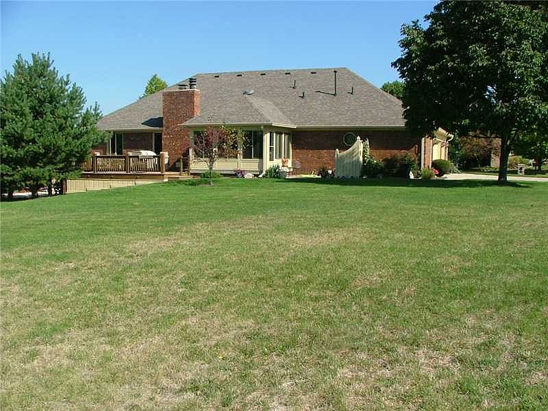 1st image of 2412 Lake Crossing Dr
