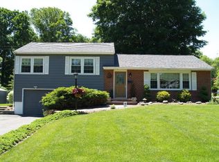 70 Townsend Dr, Florham Park, NJ 07932