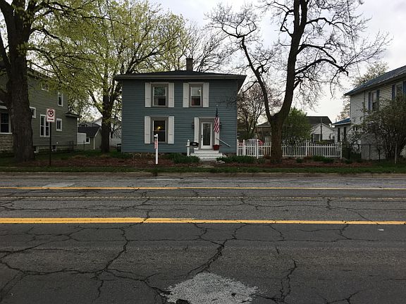 2nd image of 214 N Hudson St SE