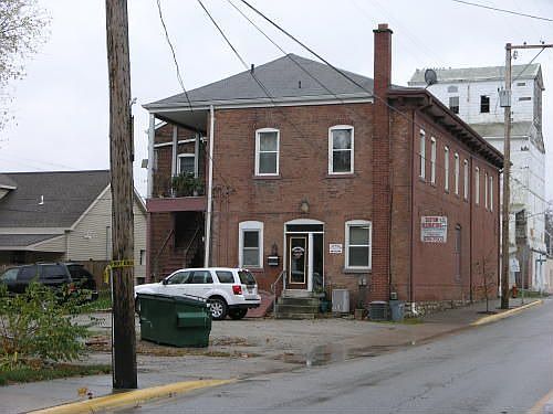 2nd image of 3 E Laurel St