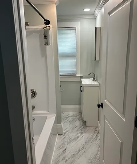 1084 Norton St — Photo 6