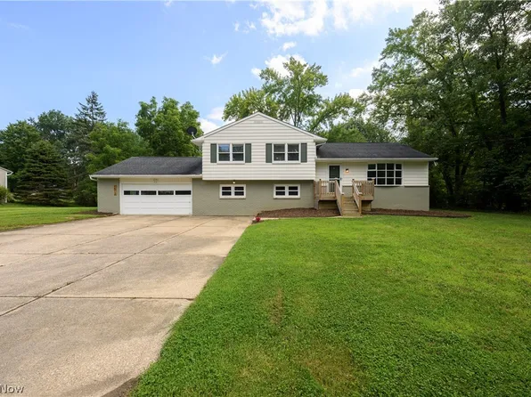 1512 Hanna Rd, Stow, OH 44224