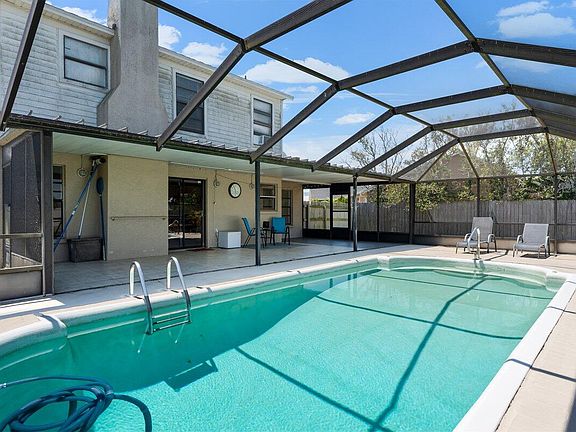 2nd image of 257 Cinnamon Lake Cir