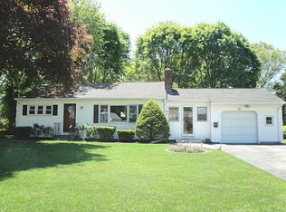 181 Fairfax Dr, Warwick, RI 02888