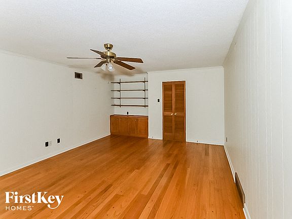 3rd image of 5541 Timmons Ave
