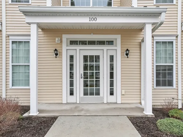 124 Center Meadow Lane #124, Danbury, CT 06810