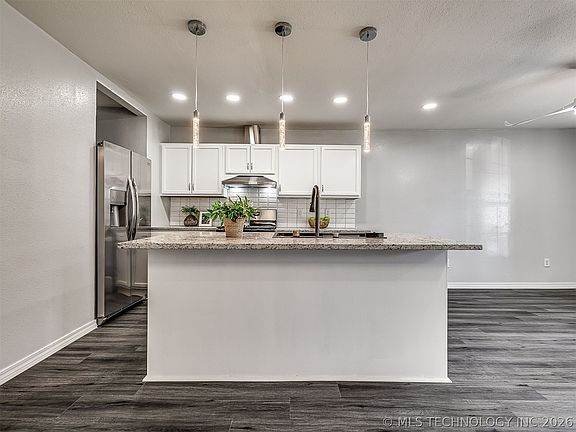 3rd image of 210 N Seminole Ave