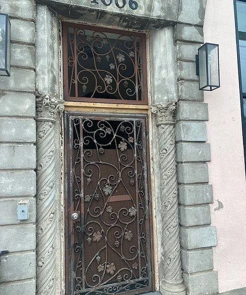 1006 W. 42nd Street — Photo 2
