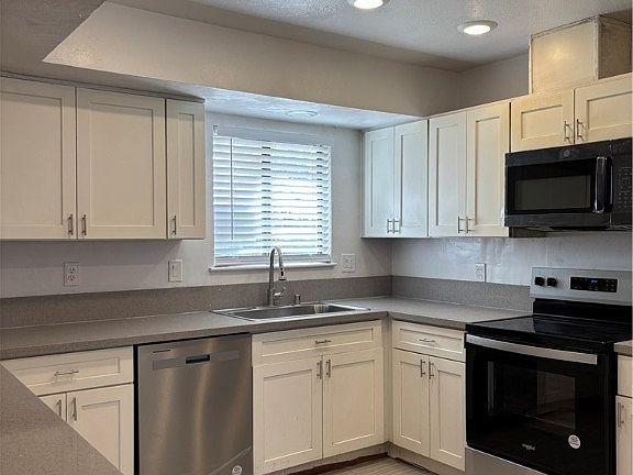 3rd image of 5312 W Oakey Blvd