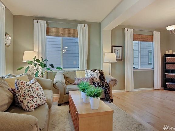 5th image of 4343 Freemont St NE