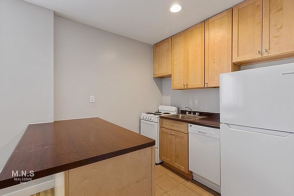 1st image of 451 E 83rd St APT 8C