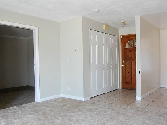 4th image of 6126 84th Pl NE