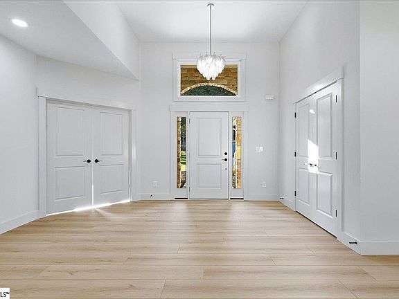 3rd image of 119 Jamison Rd