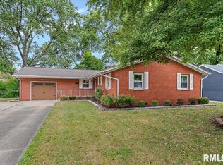 2201 Warwick Dr, Springfield, IL 62704