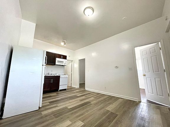 3rd image of 2751 Pestalozzi St #1W