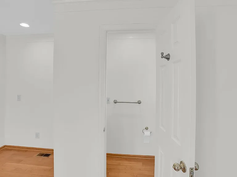 408 Wilby Dr — Photo 42
