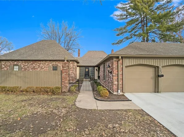 10243 Conser St, Overland Park, KS 66212